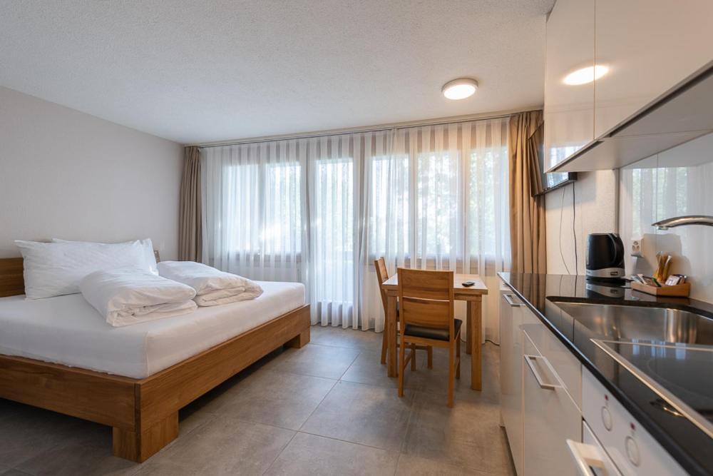 Noah Hotel Ruti  Екстер'єр фото