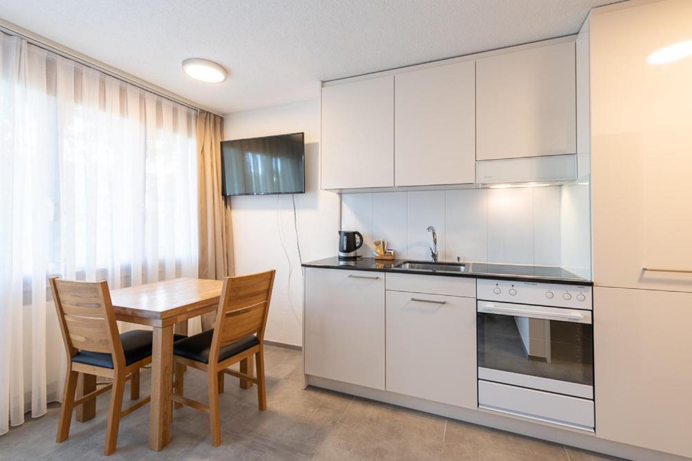 Noah Hotel Ruti  Екстер'єр фото